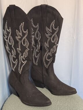Forever 21 Black Knee-High Studded Western Boots